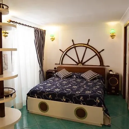 Ausonia 3* Νάπολη