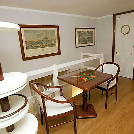 Ausonia Hotel 3*