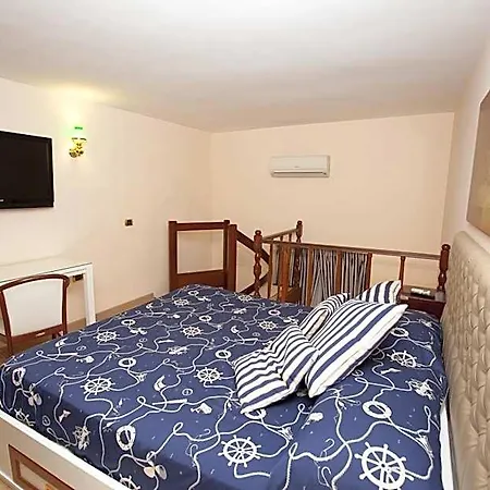 Ausonia 3* Naples
