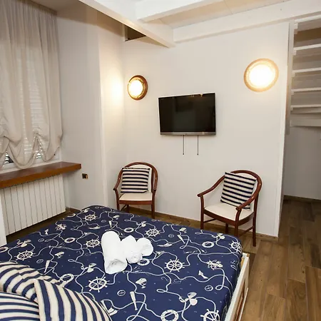 Ausonia 2* Naples